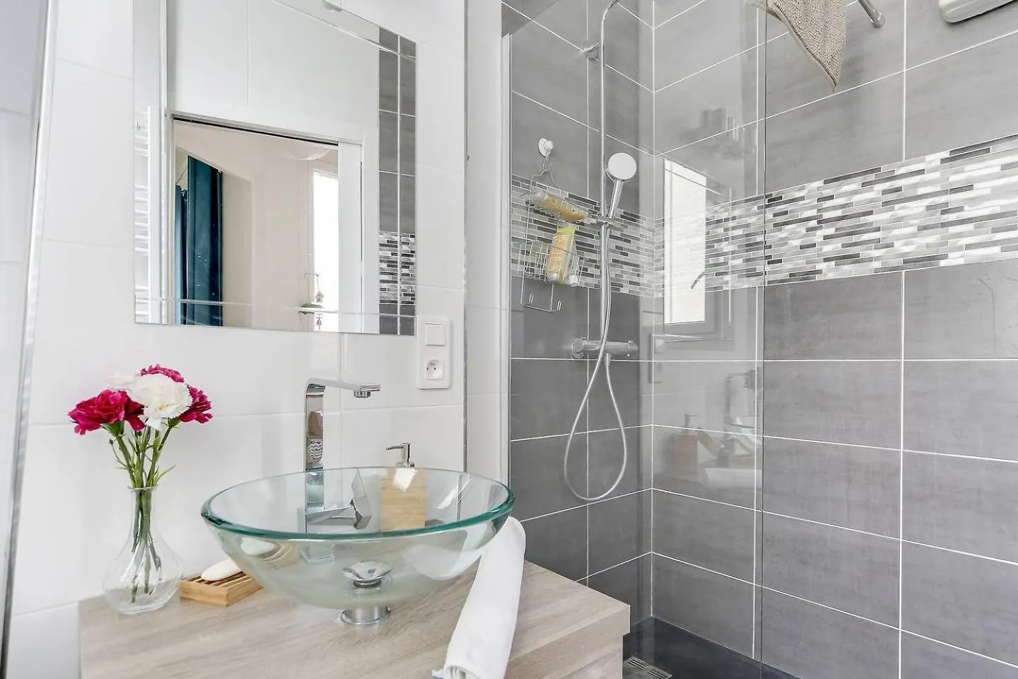 Guestready - Bel Confortable A Saint-georges Lägenhet Paris